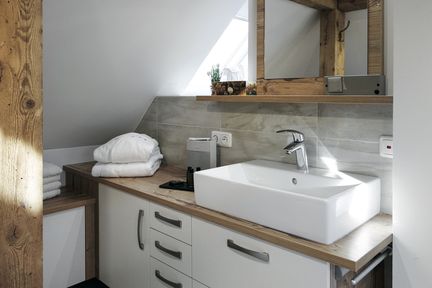 Badezimmer im Dachgeschoss.
