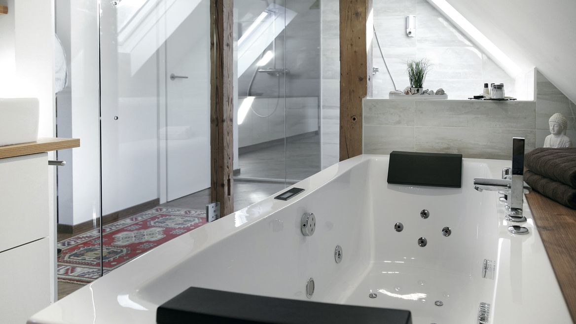 Badeoase im Dachgeschoss.