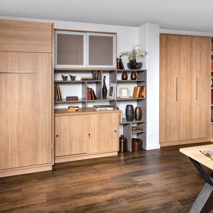 Büro mit Anrichte