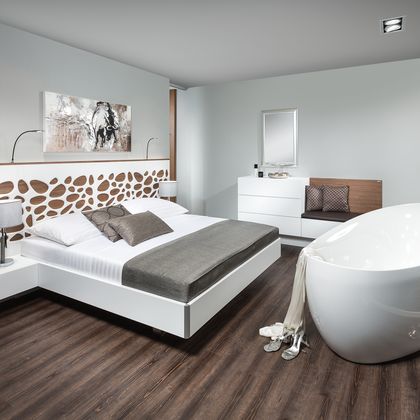 Schlafzimmer mit Schrankraum