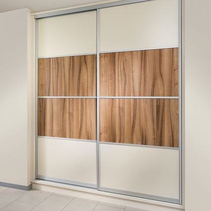 Schiebetürschrank